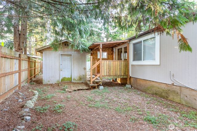 8388 Holly Lane, Maple Falls, WA 98266