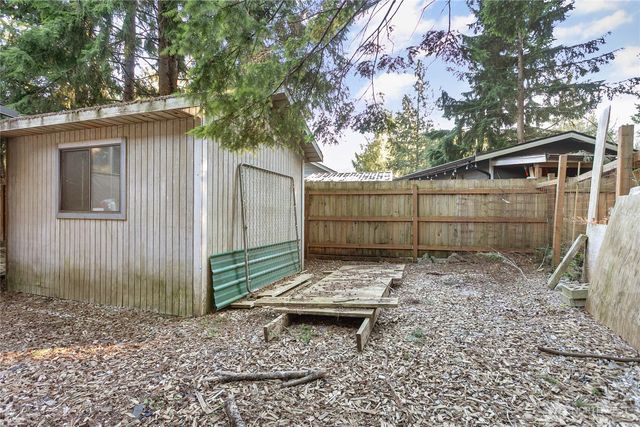 8388 Holly Lane, Maple Falls, WA 98266