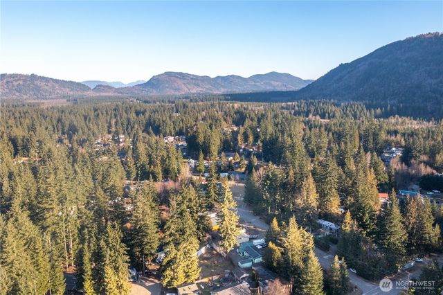 8388 Holly Lane, Maple Falls, WA 98266