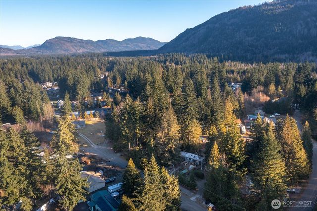 8388 Holly Lane, Maple Falls, WA 98266