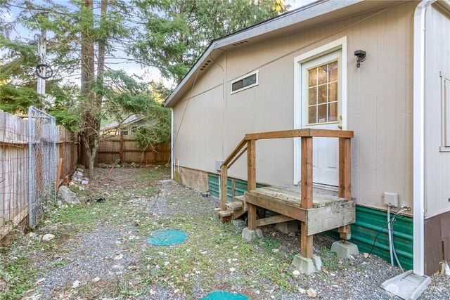 8388 Holly Lane, Maple Falls, WA 98266