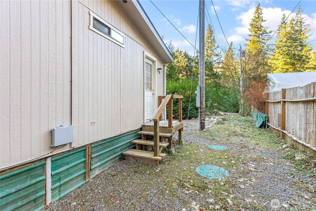 8388 Holly Lane, Maple Falls, WA 98266