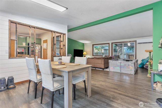 8388 Holly Lane, Maple Falls, WA 98266