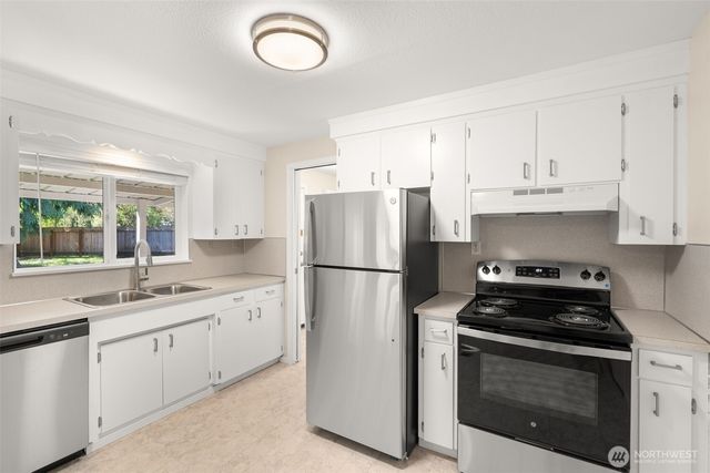 5023 Sheridan Drive SE, Lacey, WA 98503