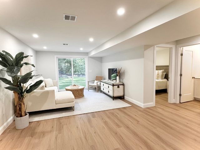 7 Mill Park Pl 7, Westford, MA 01886