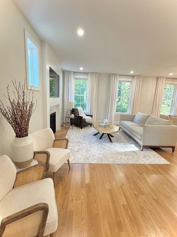 7 Mill Park Pl 7, Westford, MA 01886