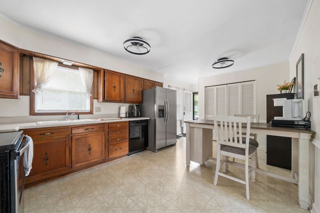 3268 Read Mountain RD, Roanoke, VA 24019