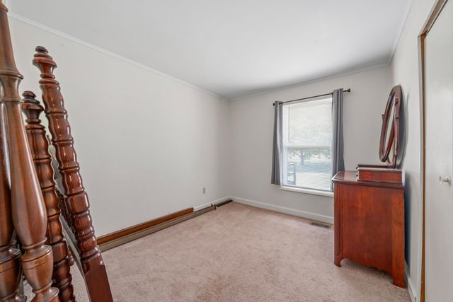 3268 Read Mountain RD, Roanoke, VA 24019