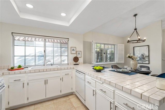 43791 Calle Las Brisas, Palm Desert, CA 92211