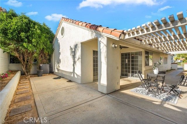 43791 Calle Las Brisas, Palm Desert, CA 92211