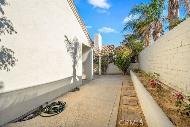 43791 Calle Las Brisas, Palm Desert, CA 92211