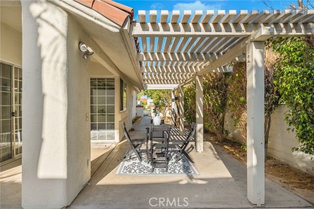 43791 Calle Las Brisas, Palm Desert, CA 92211