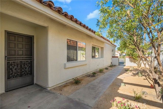 43791 Calle Las Brisas, Palm Desert, CA 92211