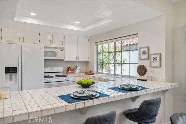 43791 Calle Las Brisas, Palm Desert, CA 92211