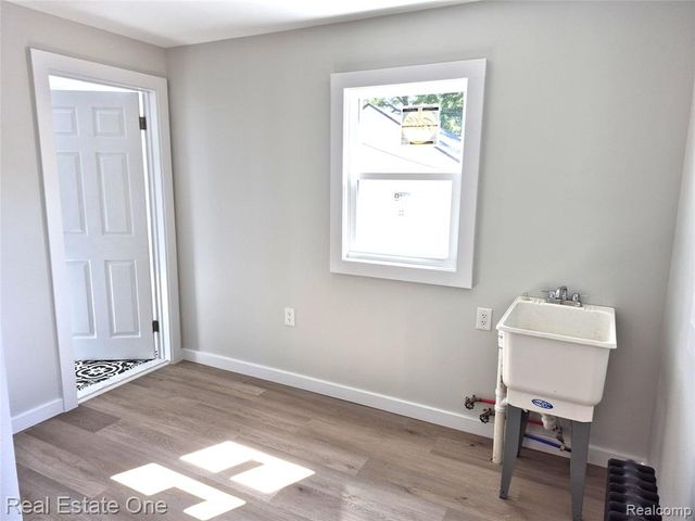 13105 Oakdale Street, Southgate, MI 48195