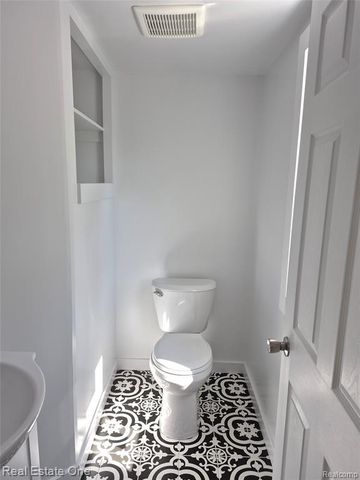 13105 Oakdale Street, Southgate, MI 48195