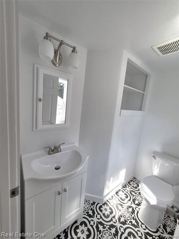 13105 Oakdale Street, Southgate, MI 48195