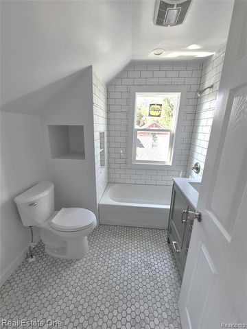 13105 Oakdale Street, Southgate, MI 48195