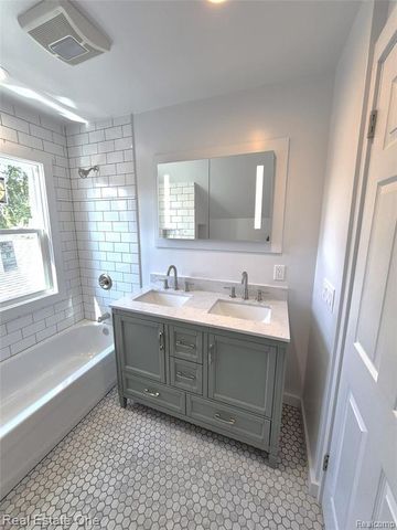 13105 Oakdale Street, Southgate, MI 48195