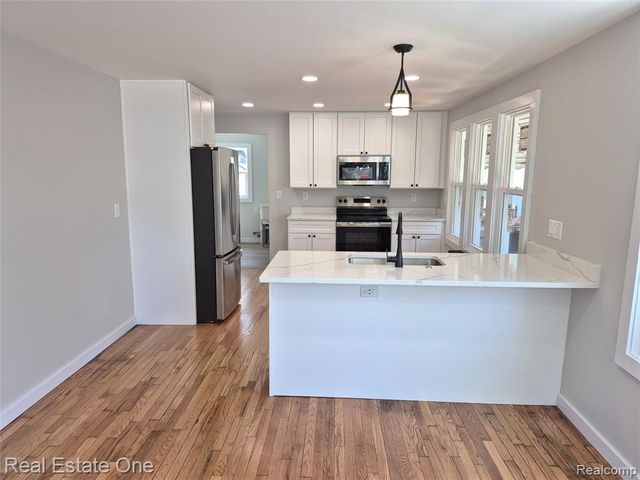 13105 Oakdale Street, Southgate, MI 48195