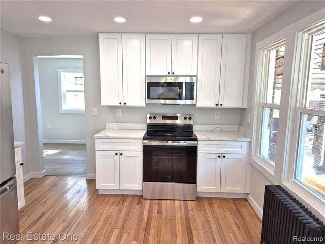 13105 Oakdale Street, Southgate, MI 48195