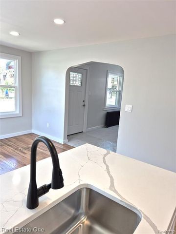 13105 Oakdale Street, Southgate, MI 48195