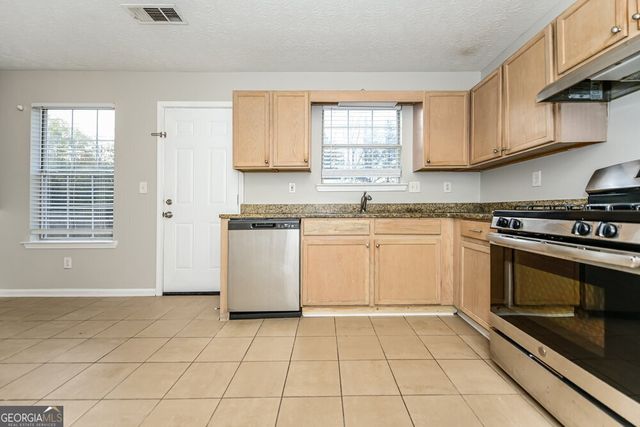 337 Autumn Lake Drive, Mcdonough, GA 30253