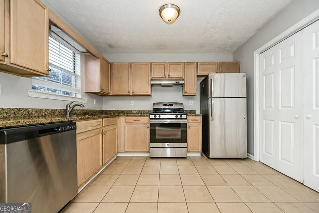 337 Autumn Lake Drive, Mcdonough, GA 30253