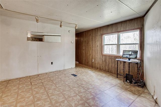 4183 Flinchum Farm Road, Liberty, NC 27298