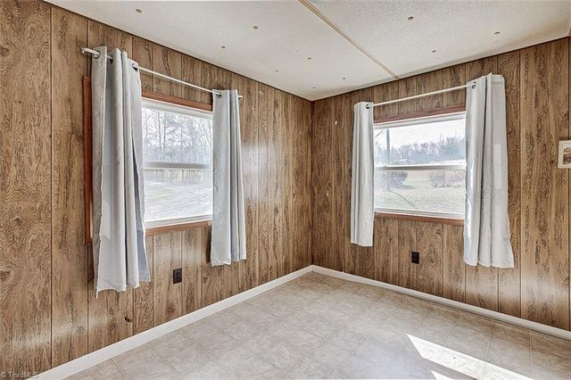 4183 Flinchum Farm Road, Liberty, NC 27298