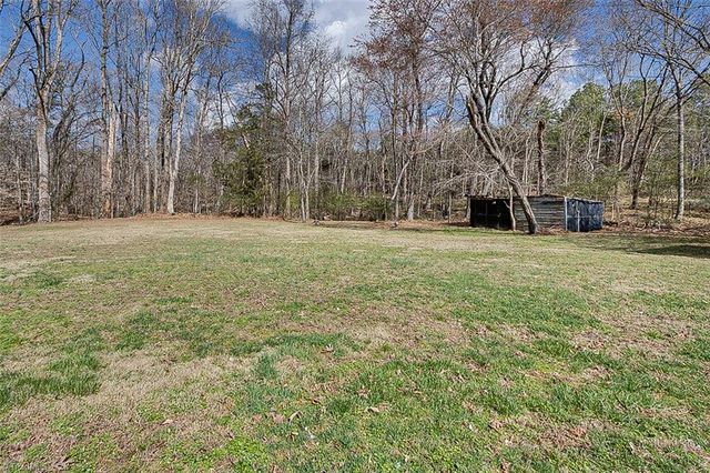 4183 Flinchum Farm Road, Liberty, NC 27298
