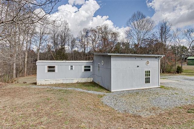 4183 Flinchum Farm Road, Liberty, NC 27298