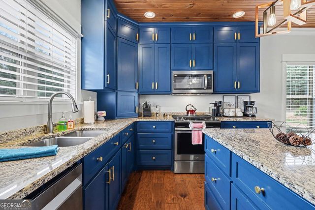 584 Ada Street, Blue Ridge, GA 30513