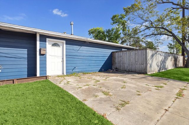 1147 Du Barry Lane B, Houston, TX 77018