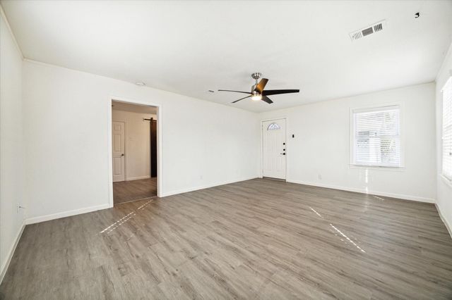 1147 Du Barry Lane B, Houston, TX 77018