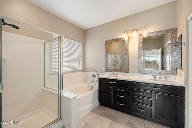 949 E INDIAN WELLS Place, Chandler, AZ 85249