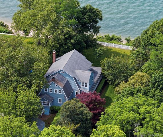 7 Thompson Street, Shoreham, NY 11786