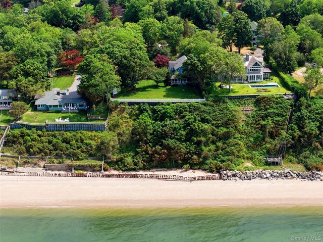 7 Thompson Street, Shoreham, NY 11786