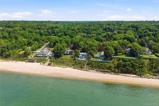 7 Thompson Street, Shoreham, NY 11786