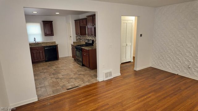 15401 Walvern Boulevard Boulevard, Maple Heights, OH 44137