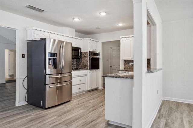 2804 Ridgewood Drive, Hurst, TX 76054