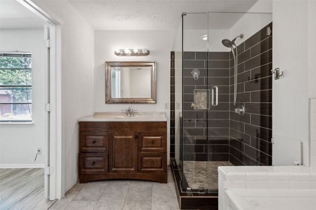 2804 Ridgewood Drive, Hurst, TX 76054