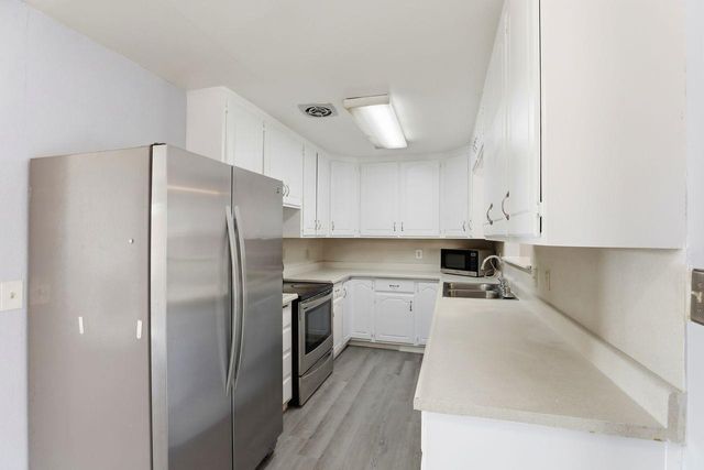 2681 Meadowvale Ave, Sacramento, CA 95822