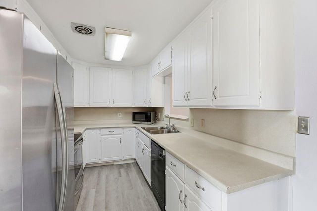 2681 Meadowvale Ave, Sacramento, CA 95822