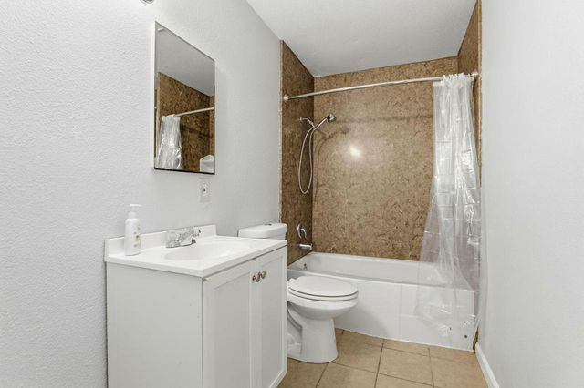 2681 Meadowvale Ave, Sacramento, CA 95822