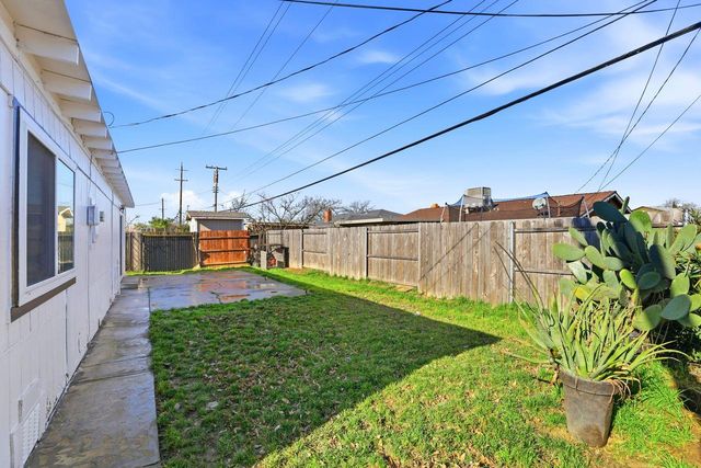 2681 Meadowvale Ave, Sacramento, CA 95822