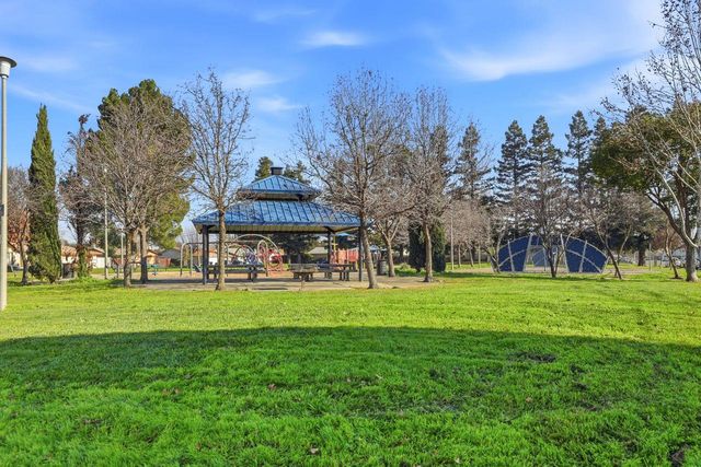 2681 Meadowvale Ave, Sacramento, CA 95822