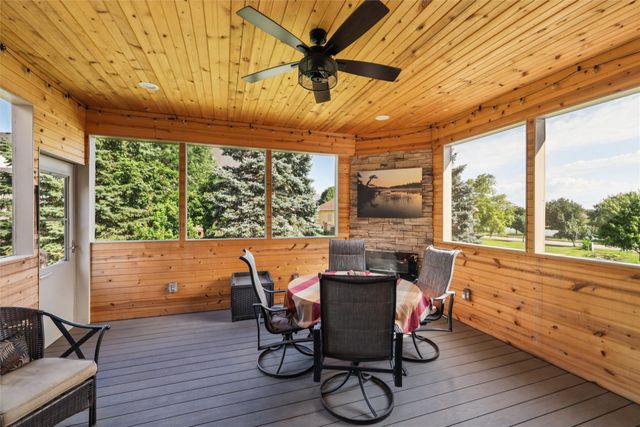 6805 Aubrey Court, Johnston, IA 50131