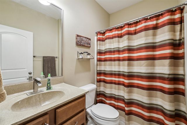 6805 Aubrey Court, Johnston, IA 50131