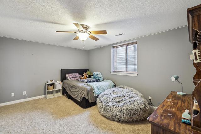 6805 Aubrey Court, Johnston, IA 50131